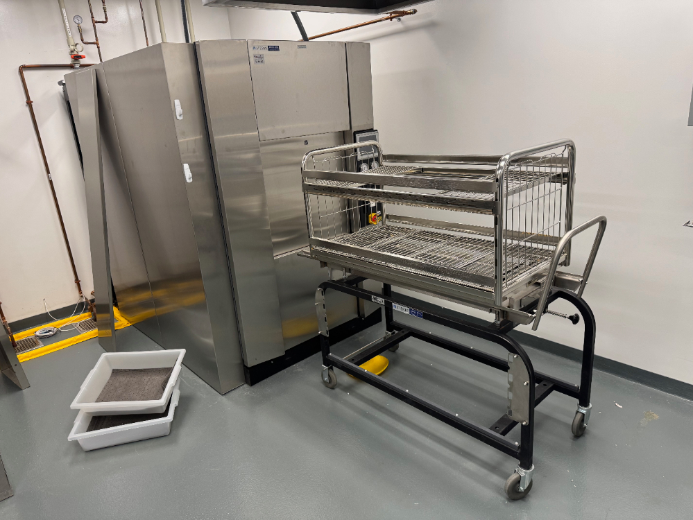 Image of Steris AMSCO 430LS Steam Sterilizer